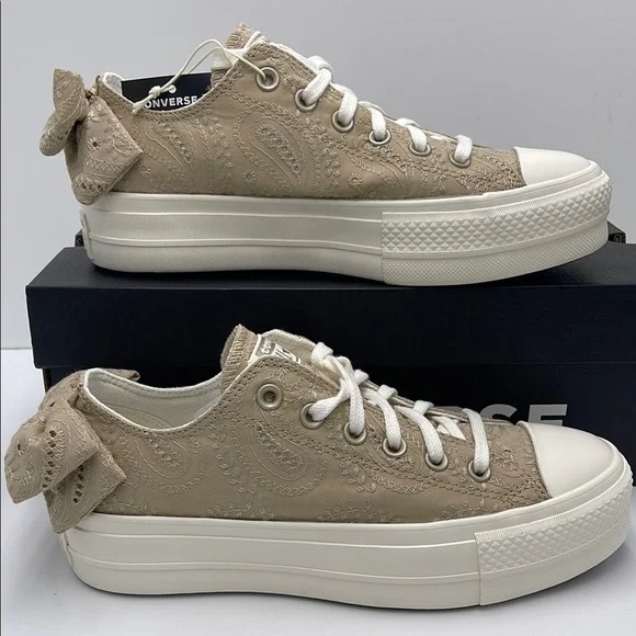 Converse Women's Tan Lace Platforms A10246C
CTAS LIFT OX
NUTTY GRANOLA/EGRET/LIG - Picture 1 of 16